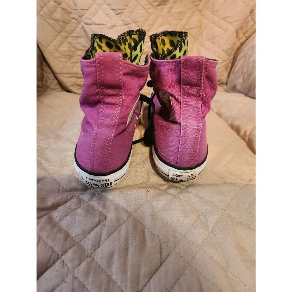 Converse All Star Chuck Taylor, Pink shoe with Green Cheetah print tongue size